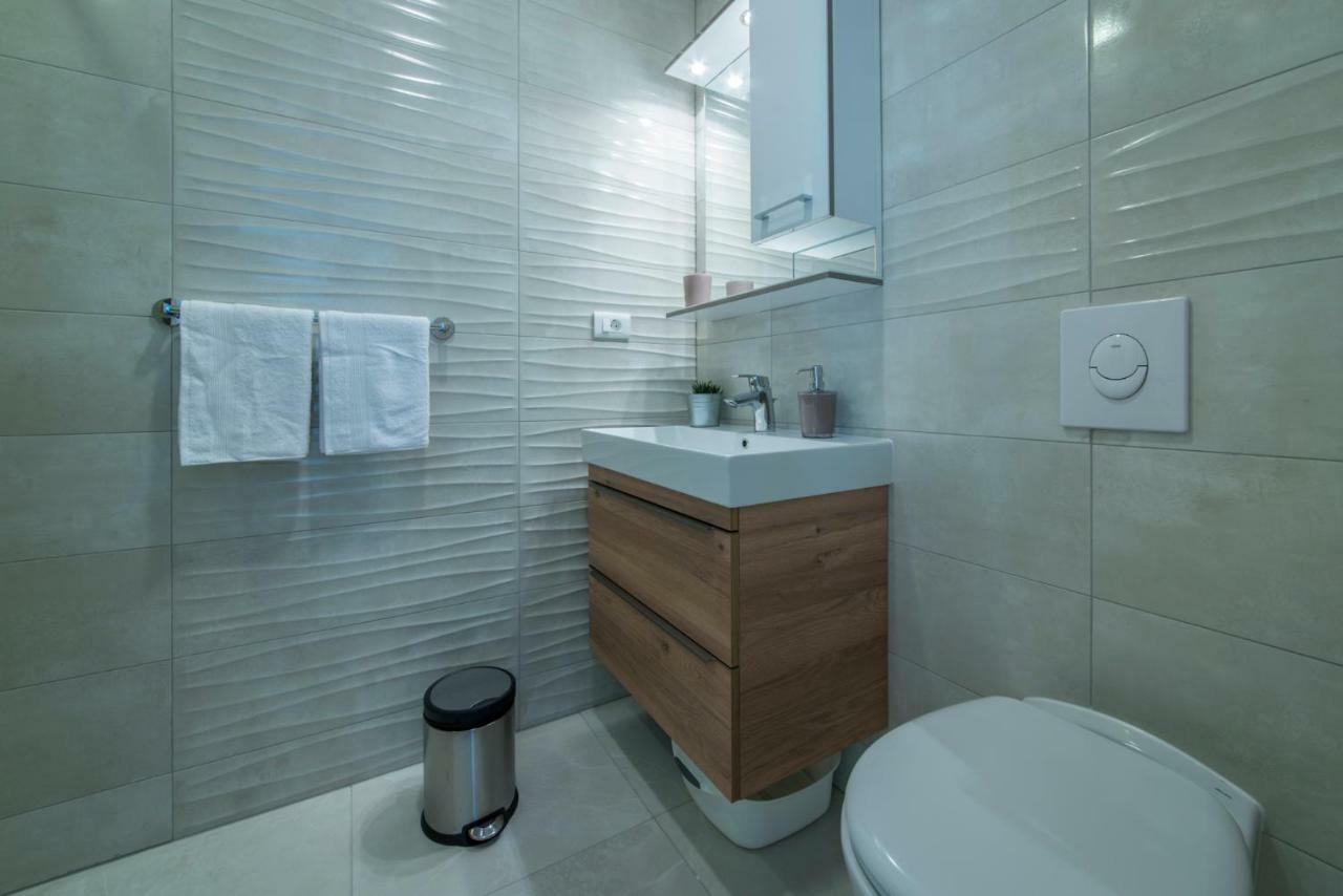 Apartmani Spiline Baska Voda Ngoại thất bức ảnh